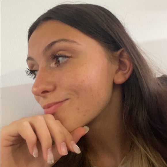 Meet your Posher, Alyssa - Picture 4 of 10